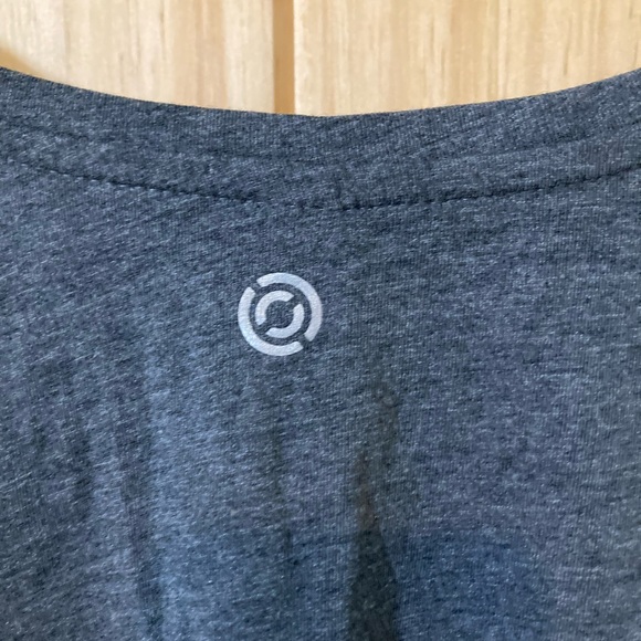 NWT - Core 10 size XL short-sleeved crop top with front twist at waistline - Picture 6 of 6